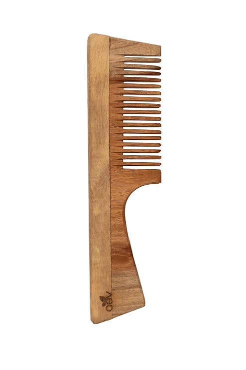 AEV Nemo 1 Wooden Comb – Flat Lay