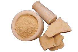 Parijata Herbs Multani Mitti Powder herbal hair cleanser and detox with clay pieces.